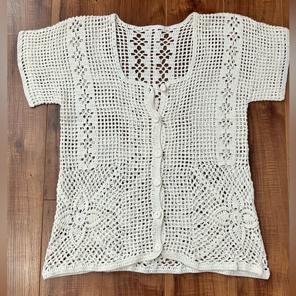 *🧡3/20$* NWOT* Crochet Button Up Top - Picture 1 of 2